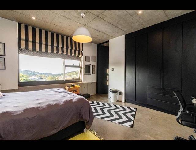 5 BEDROOM HOUSE FOR SALE IN WATERKLOOF RIDGE